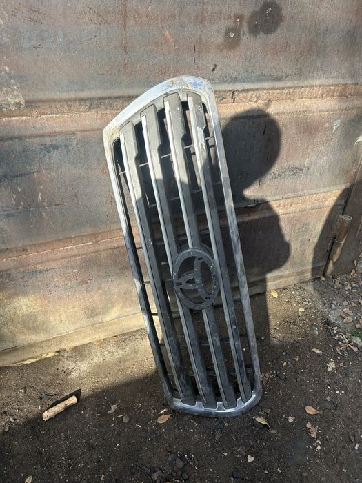 Решетка радиатора тойота ланд крузер прада