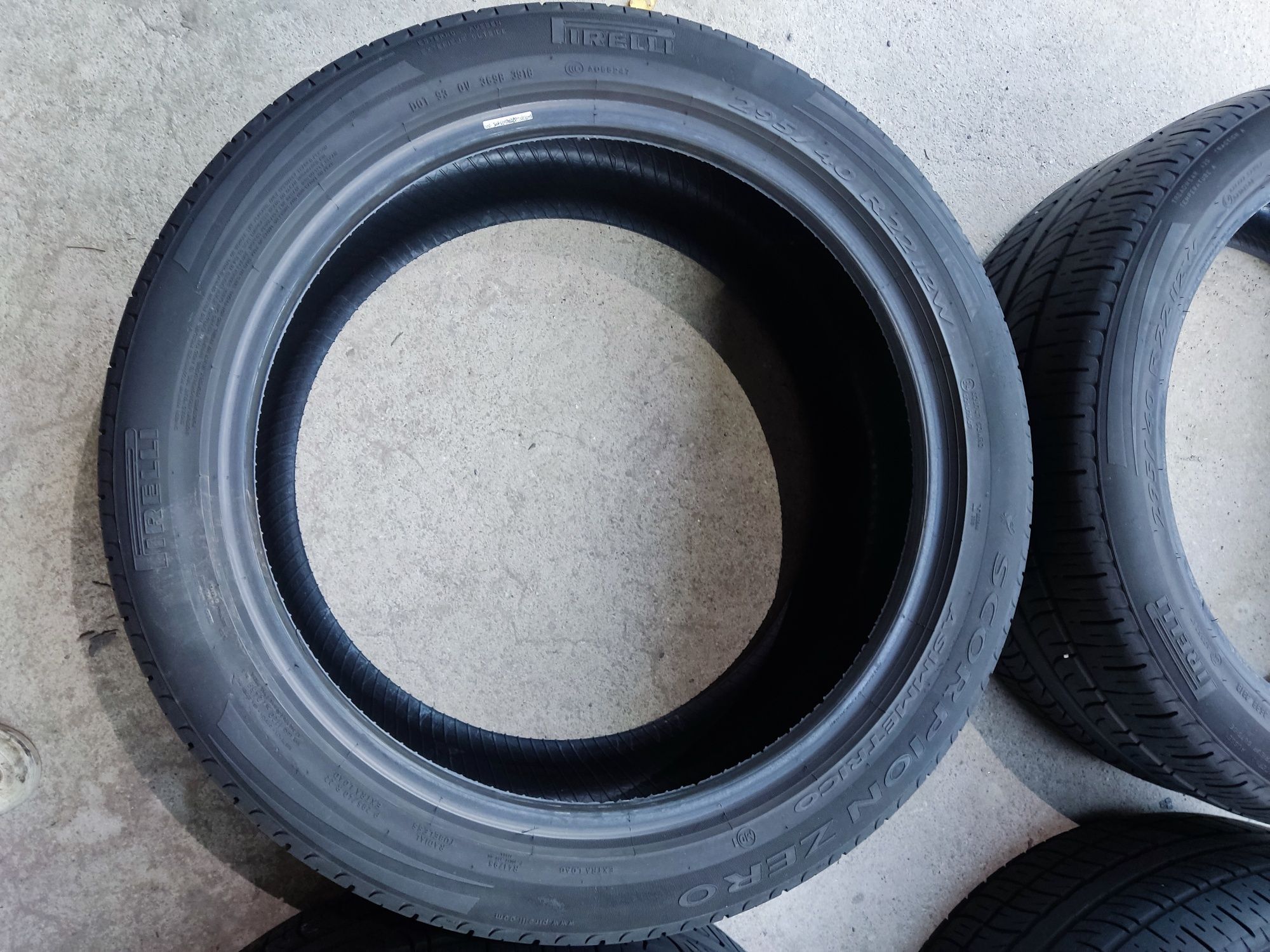 295 40 22 летни Pirelli mercedes g class