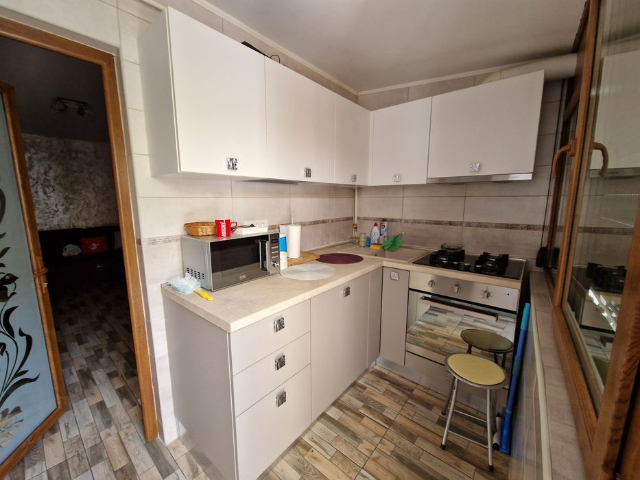 Închiriez apartament