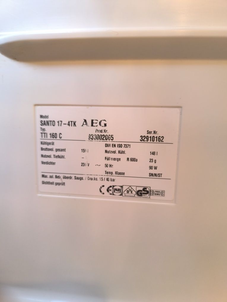 Хладилник AEG 130 лв .