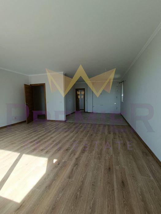 Продава се Тристаен апартамент в Варна, Виница - 134 кв.м за 1742 €/кв.м - Снимка #6