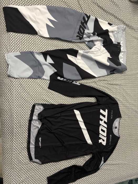 Екипи за моторкрос