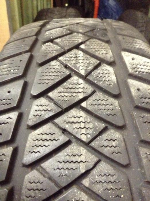 Dunlop 215/65R16C с ориг.джанти 7H0601027C от VW транспортерT5