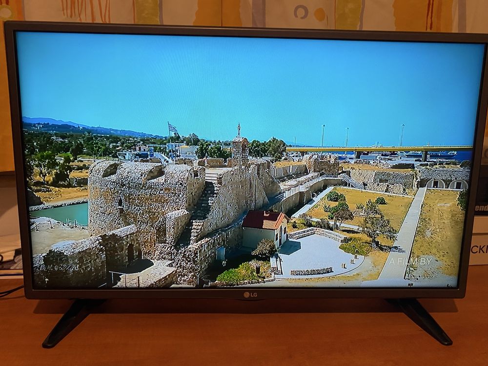 Телевизор LG 32LF510B.