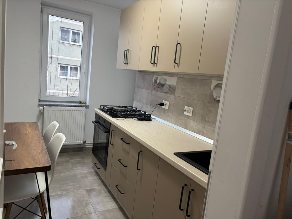 Apartament 3 camere -  de inchiriat