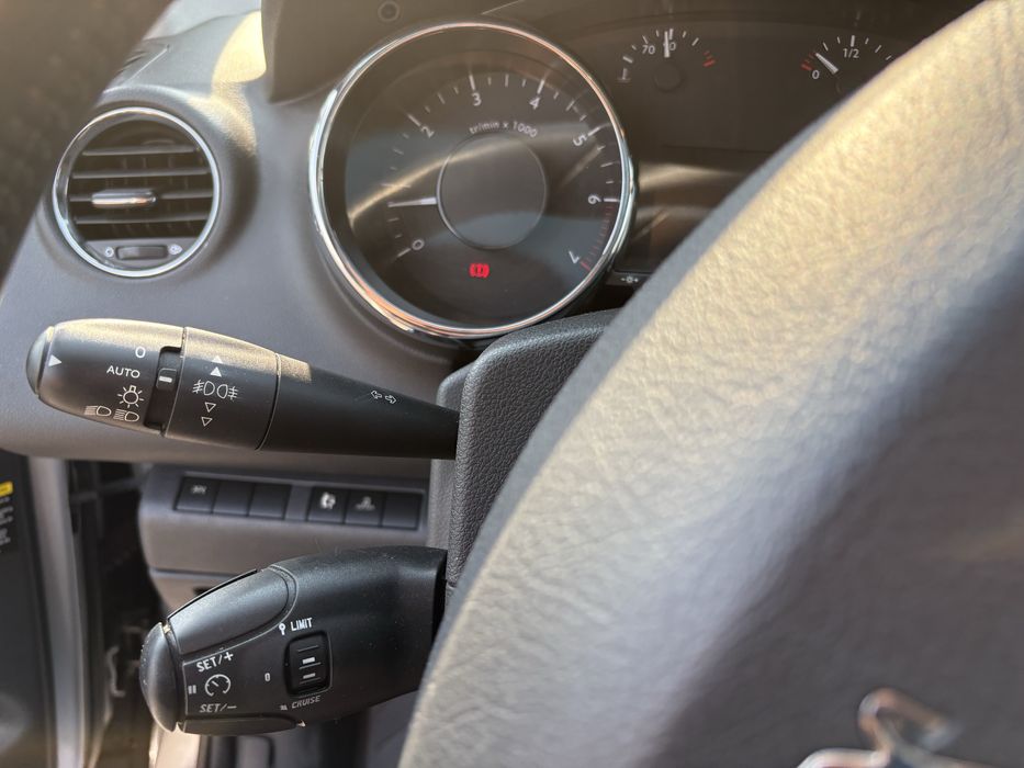 Pugeot 5008 153100 km !! Euro 5 1.6 benzina