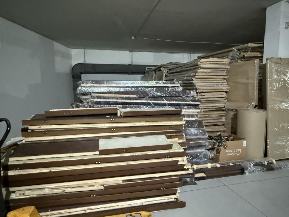 Интериорна дървена врата от естествен фурнир