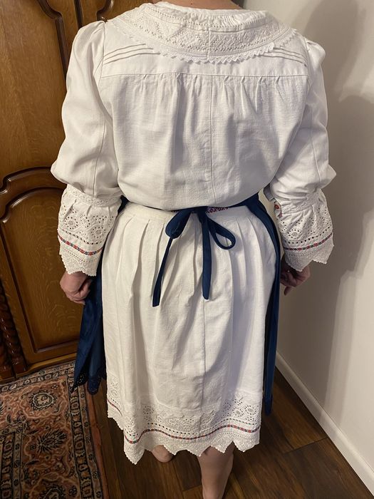 Costum popular cu zadie