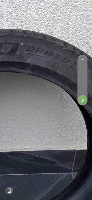 Vând patru cauciucuri aproape noi Michelin de iarnă