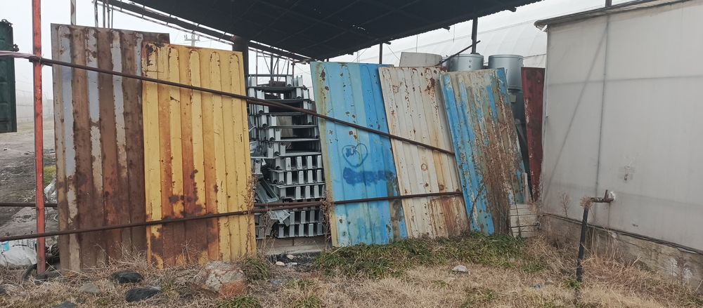 Kanteyner matrallari va listlari sotiladi