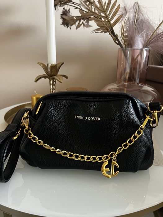 Дамска чанта с елемент