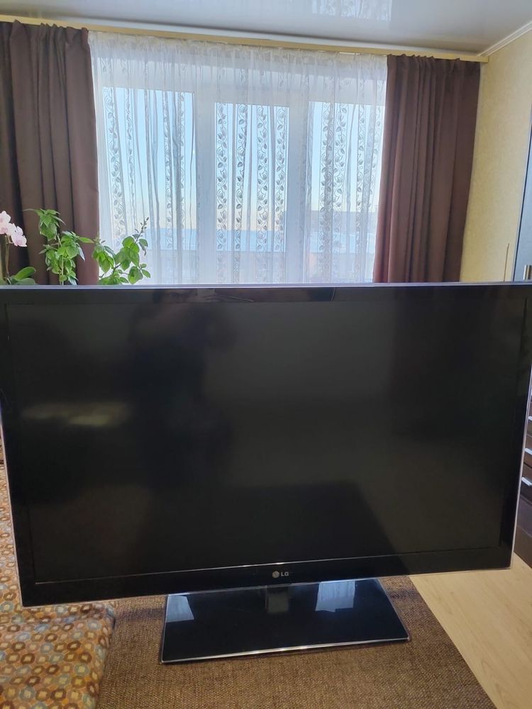 Продам телевизор LG 47lw4500