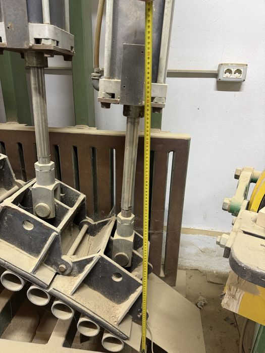 Presa lemn stratificat sau grinzi curbe lemn lamelar trepte