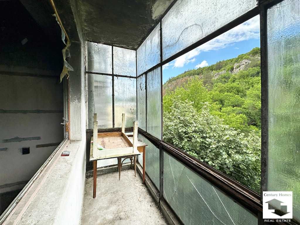 104928 Двустаен апартамент за ремонт в кв. Чолаковци, Велико Търново