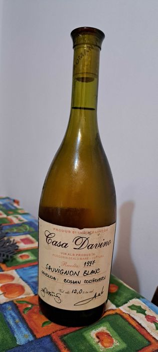 Vin alb produs in podgoria dealul mare-ceptura