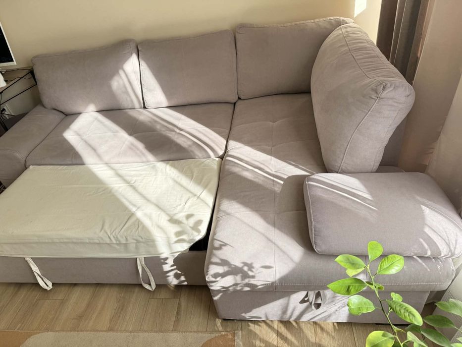 Разтегателен ъглов диван