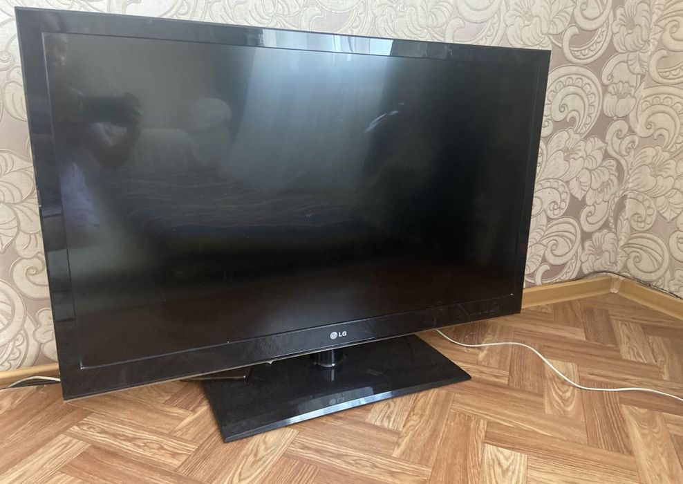 Смарт телевизор LG 106 см WiFi YouTube