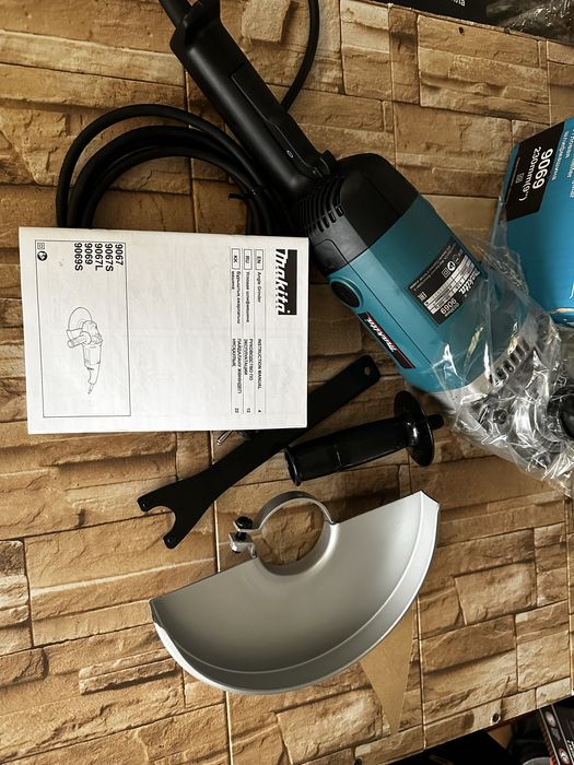 Болгарка MAKITA 9069 (новый) 230mm