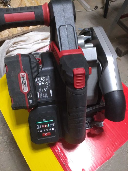 Акумулаторен циркуляр parkside performance