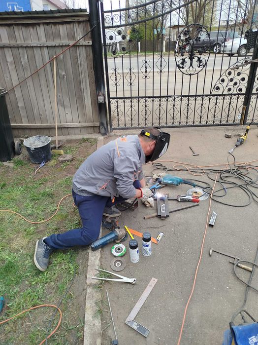 Automatizări pentru porți batante/culisante/autoportante/uși de garaj