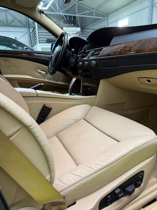 BMW Seria 5 / E60 / 520d / LCi