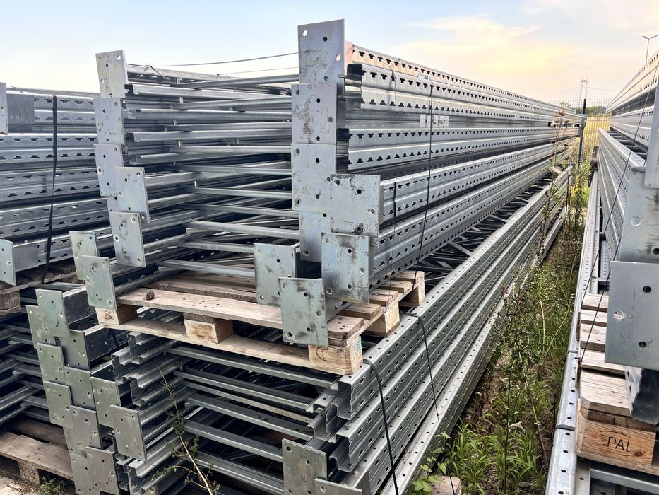 Rafturi metalice