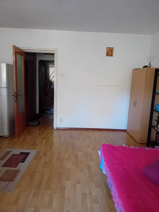 Proprietar,vând garsoniera in Drumul Taberei, etajul 2