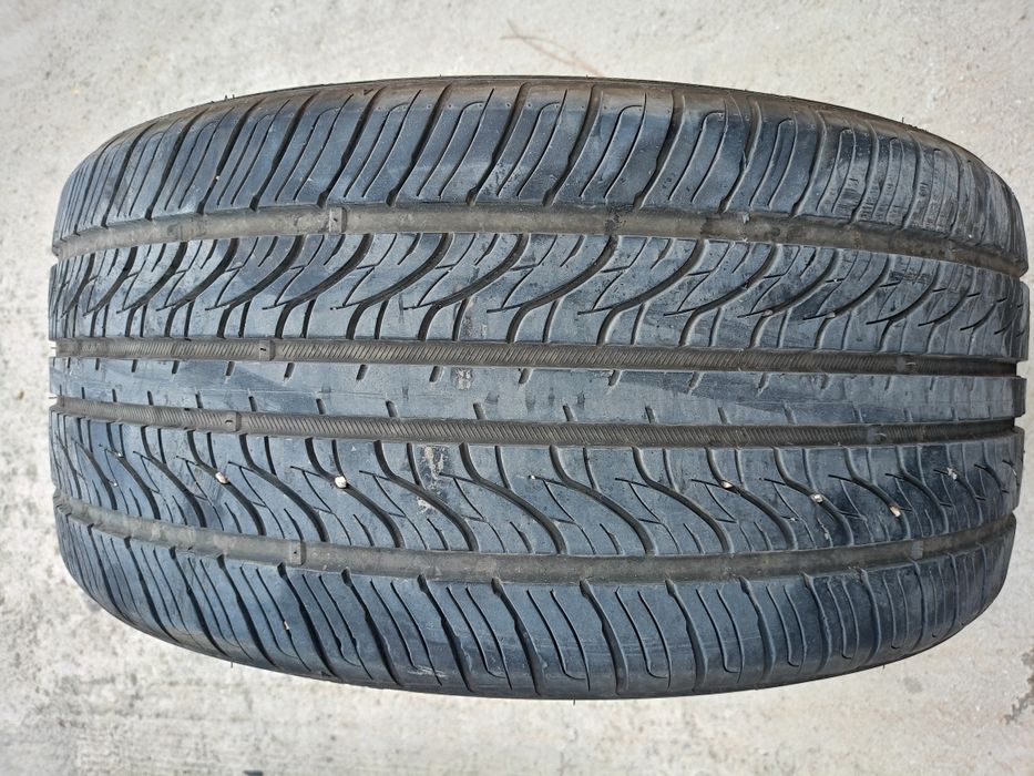 Продавам две гуми континентал цена за двете 275/35/20