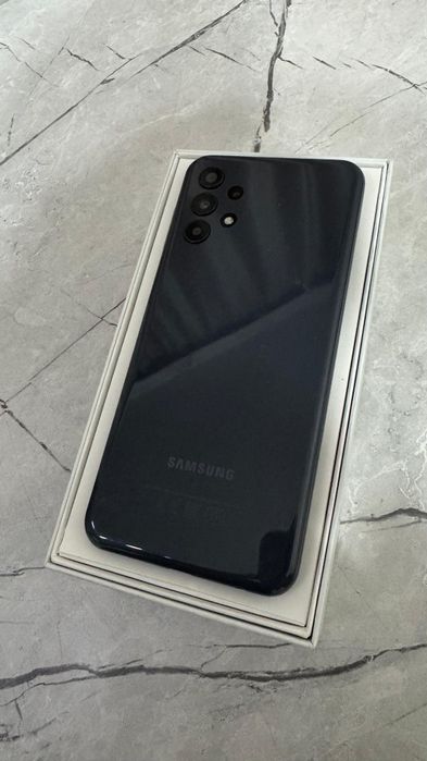 Самсунг а13 в хорошем состоянии без царапин