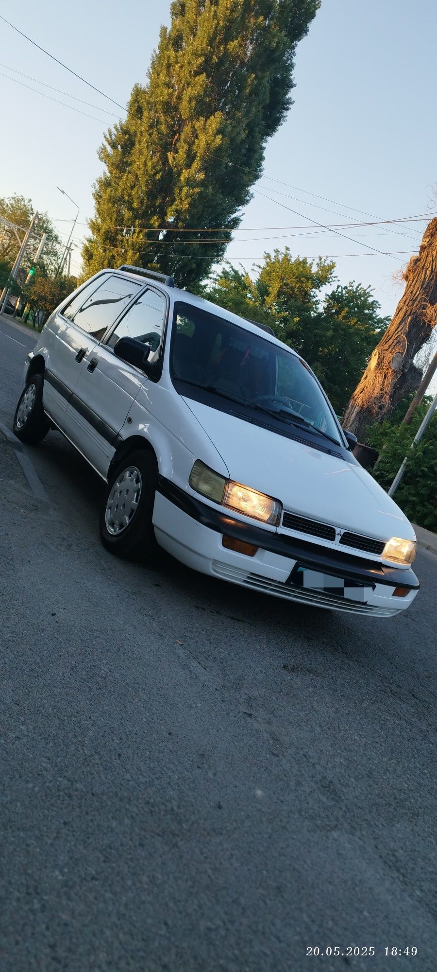 Продам Mitsubishi Space Runner 1993 г, торг есть
