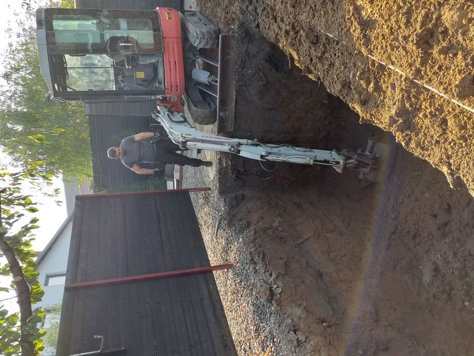 Închiriez miniexcavator+basculabila 3,5 t, montaj fose,