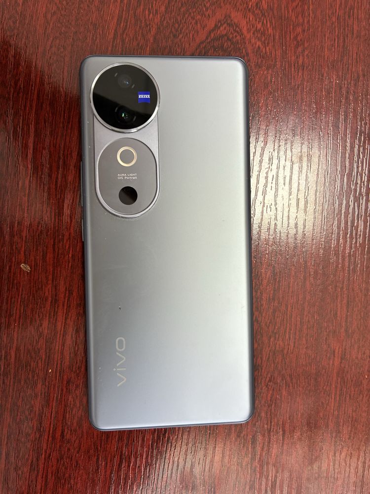 Vivo v 40 xolati alo