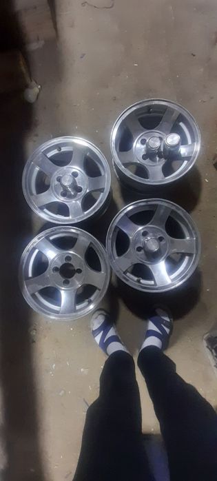 Diska tashboqa samarqanda pul zàrurligi uchun sotyapmiz Yana kelishami