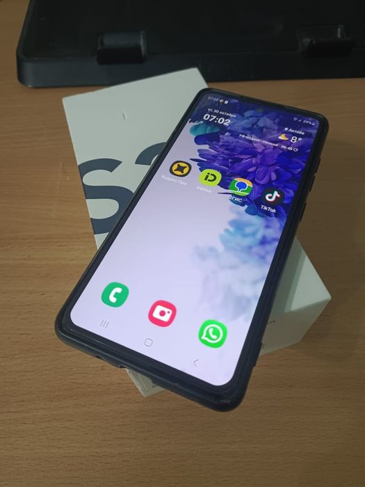 Продам Samsung S20 fe