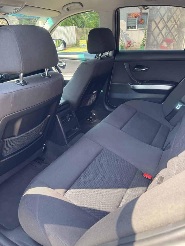 BMW E90 LCI 320d Facelift | Bi-Xenon | Navi | Întreținut