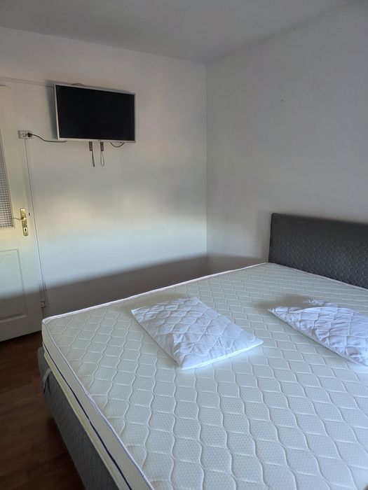 Închiriez apartament