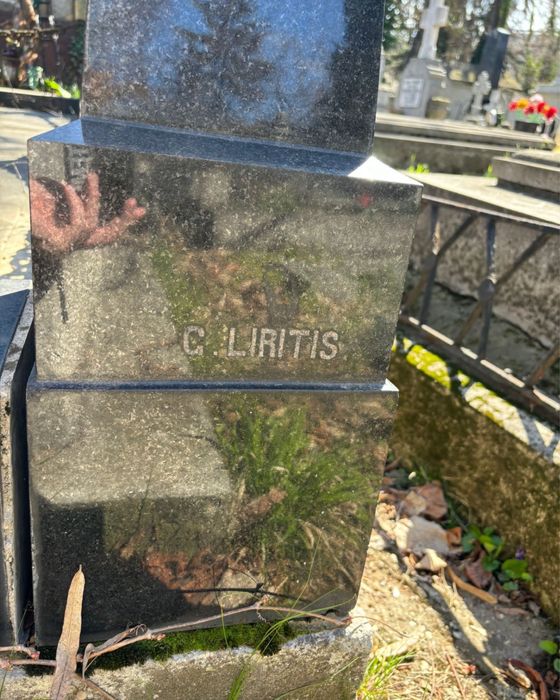 Vand loc de veci cimitir Belu