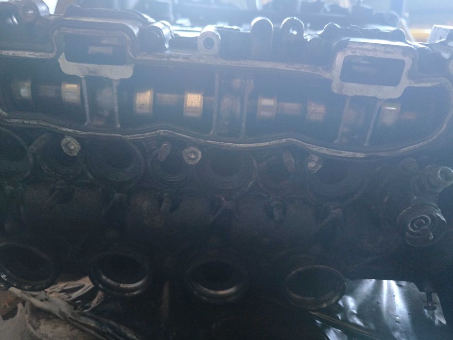 Двигател глава с валове Peugeot 1.6 hdi 9HZ