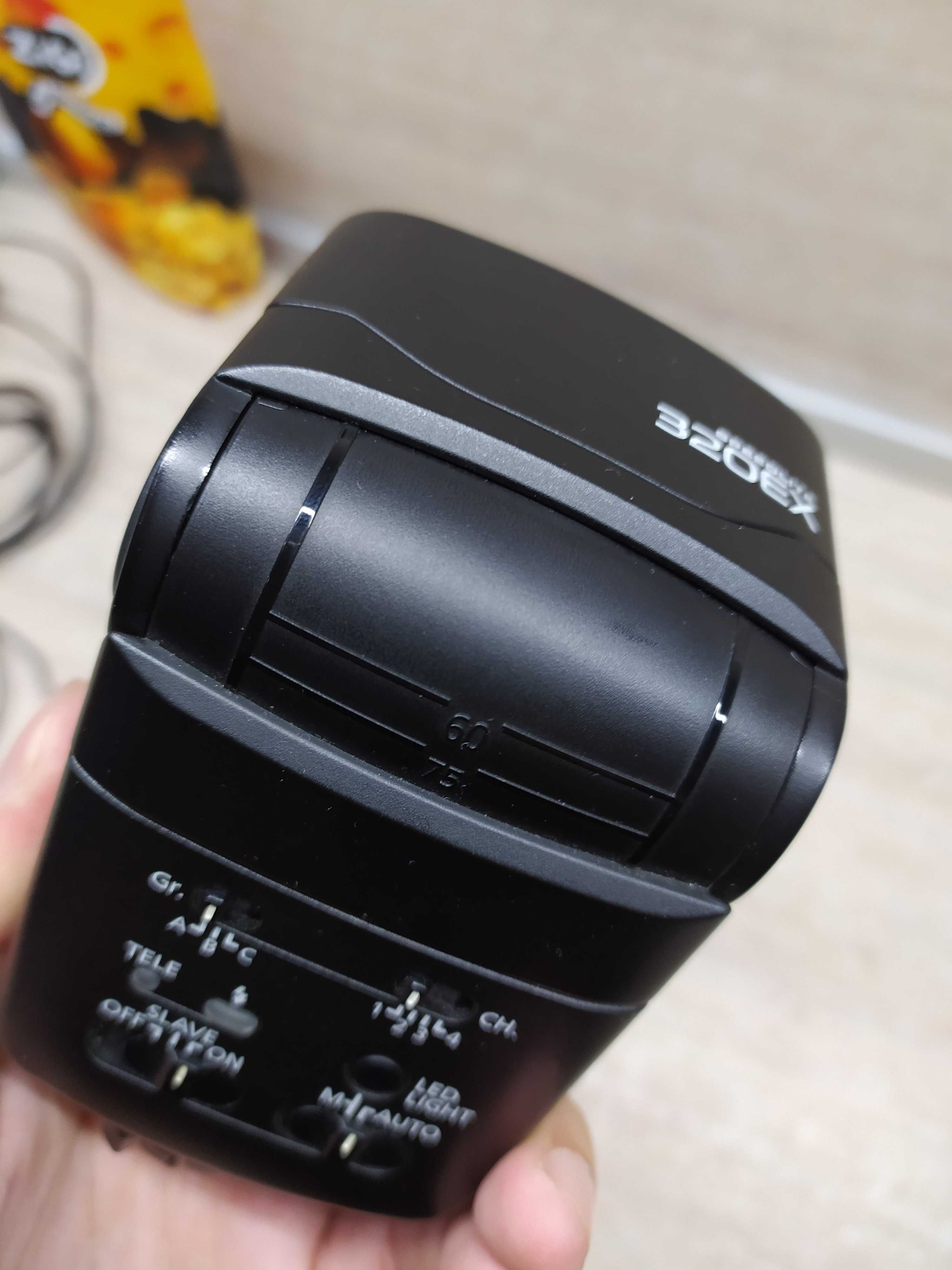 Canon Speedlite 320EX не работеща