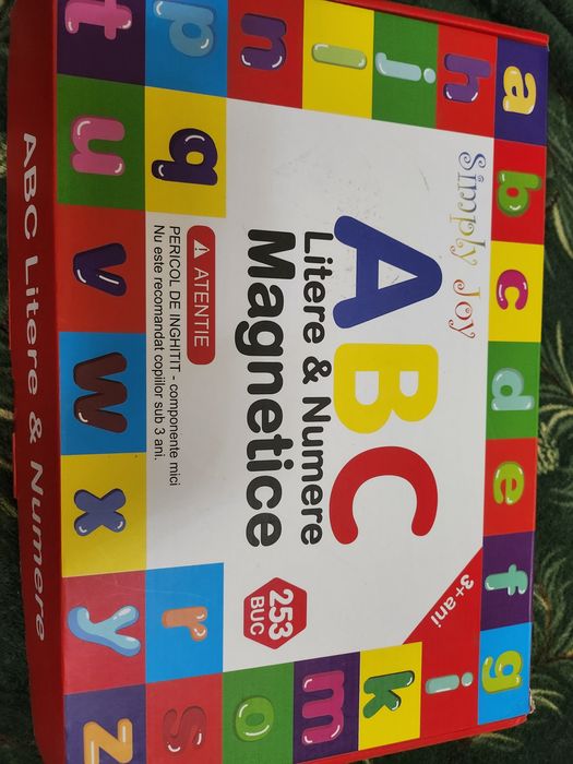 Alfabetar magnetic și ABC-litere și numere