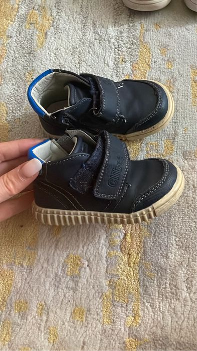 Vand lot papuci marimea 22