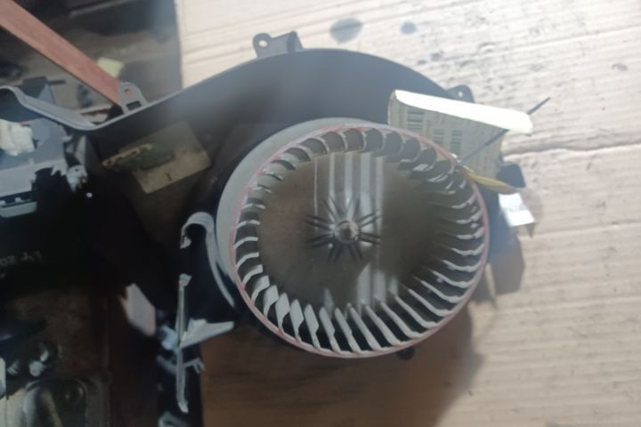 Ventilator aeroterma 12903E20 Toyota Yaris XP130  [din 2011 pana  2014] seria Hatchback 5-usi 1.3 5