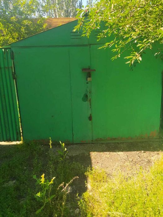 Продам гараж в районе зеленого базара