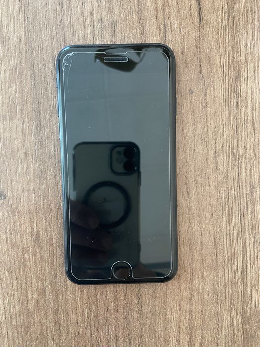 İphone SE 2022 3 gen. Перфектно работещ.