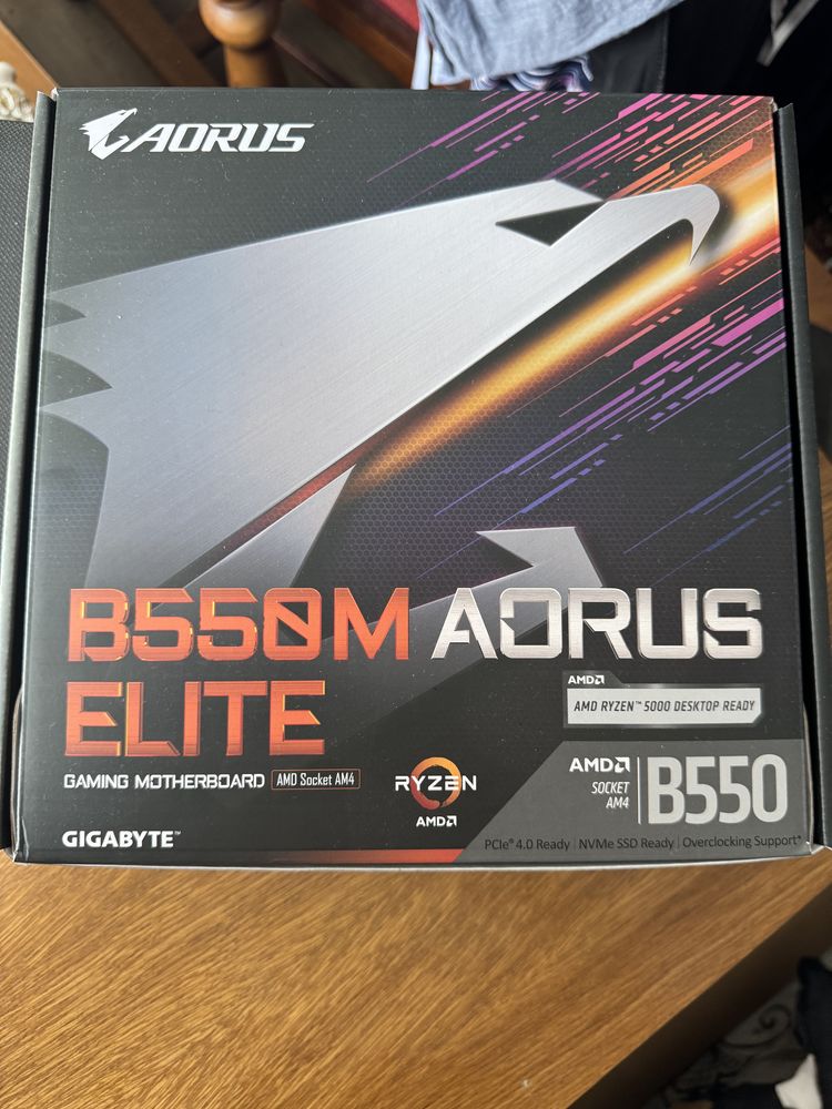 ryzen 5 5600x full box + placa de baza aorus b550M elite
