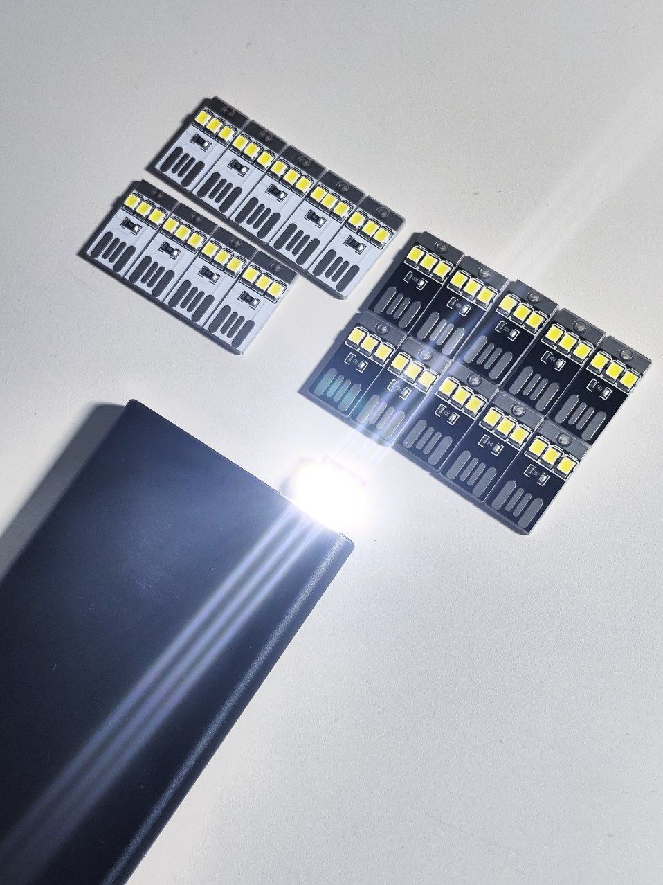 USB LED фонарик — компактный, работает от Powerbank
