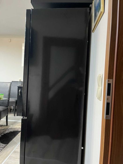 Хладилник с фризер Gorenje Simplicity, черен