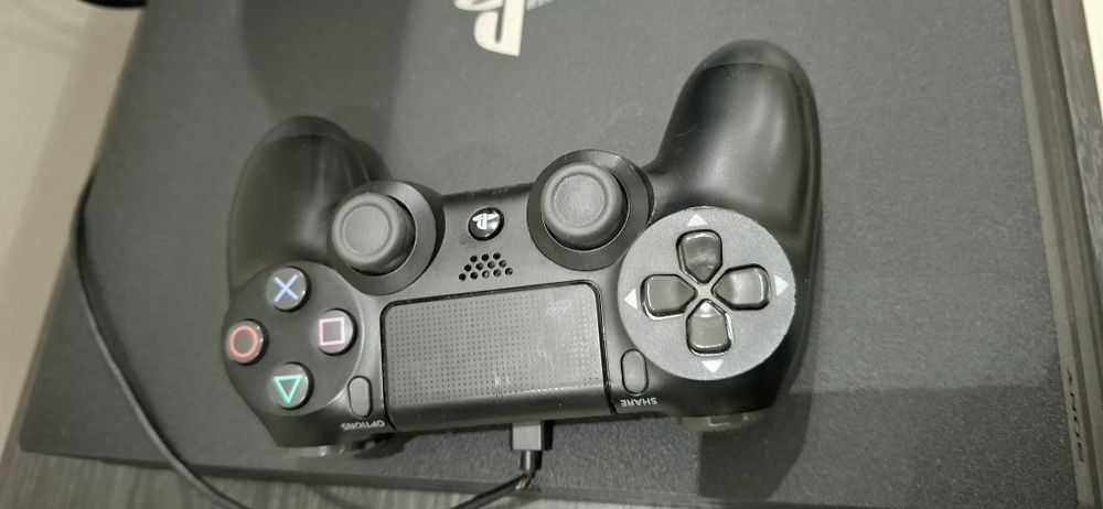 Playstation 4 PRO 1TB