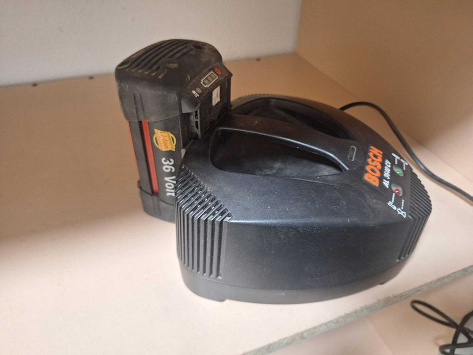 Bosch incarcator si baterie 36v model  AL3640CV