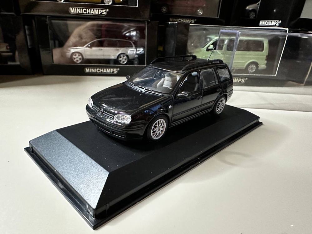 Macheta VolksWagen Golf 4 Variant 1:43 Minichamps